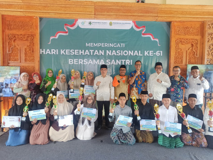 Foto Hari Kesehatan Nasional bersama Santri ke 61